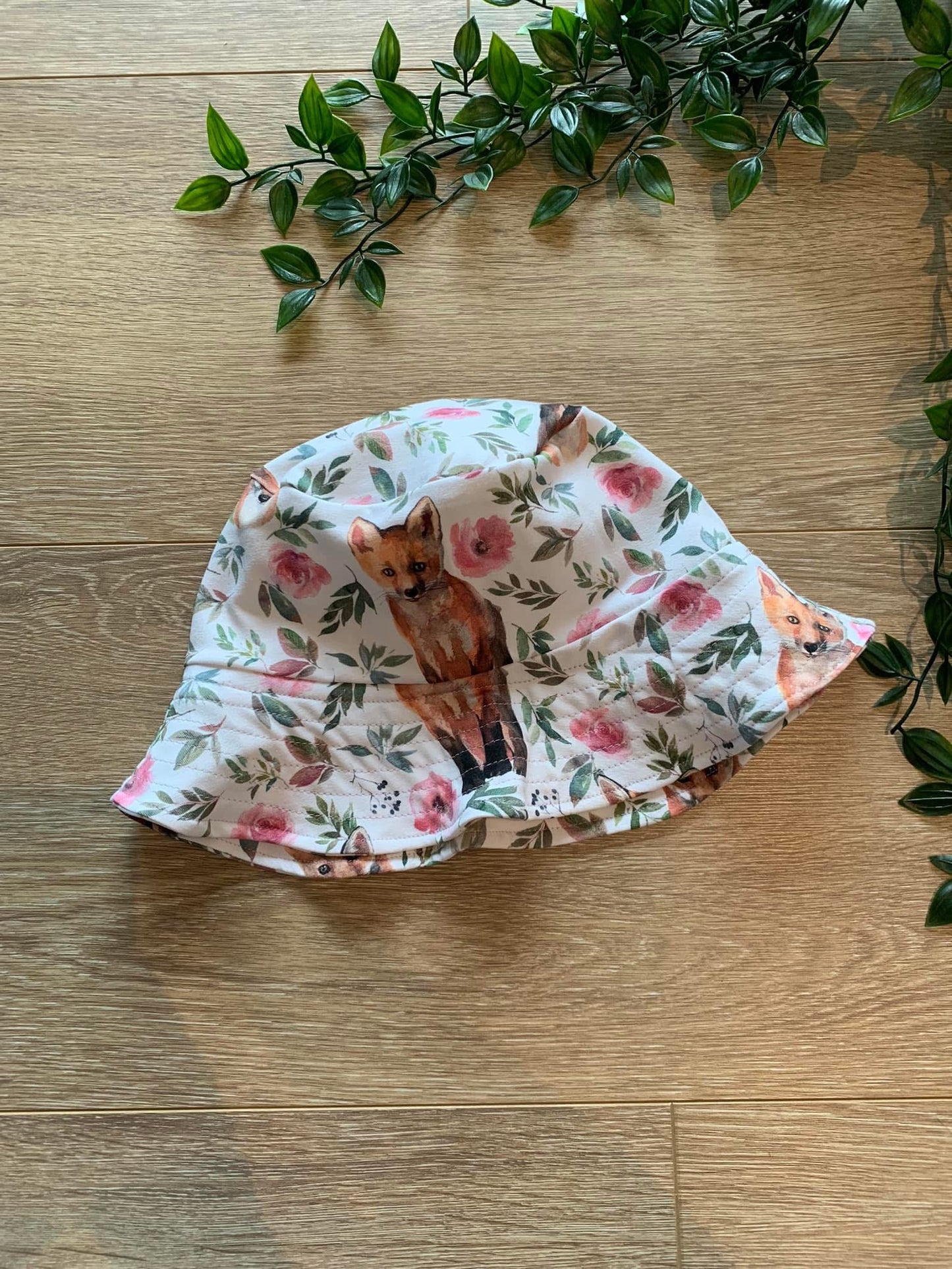 Bøllehat m/ ræve, str 2-4 år 🌸