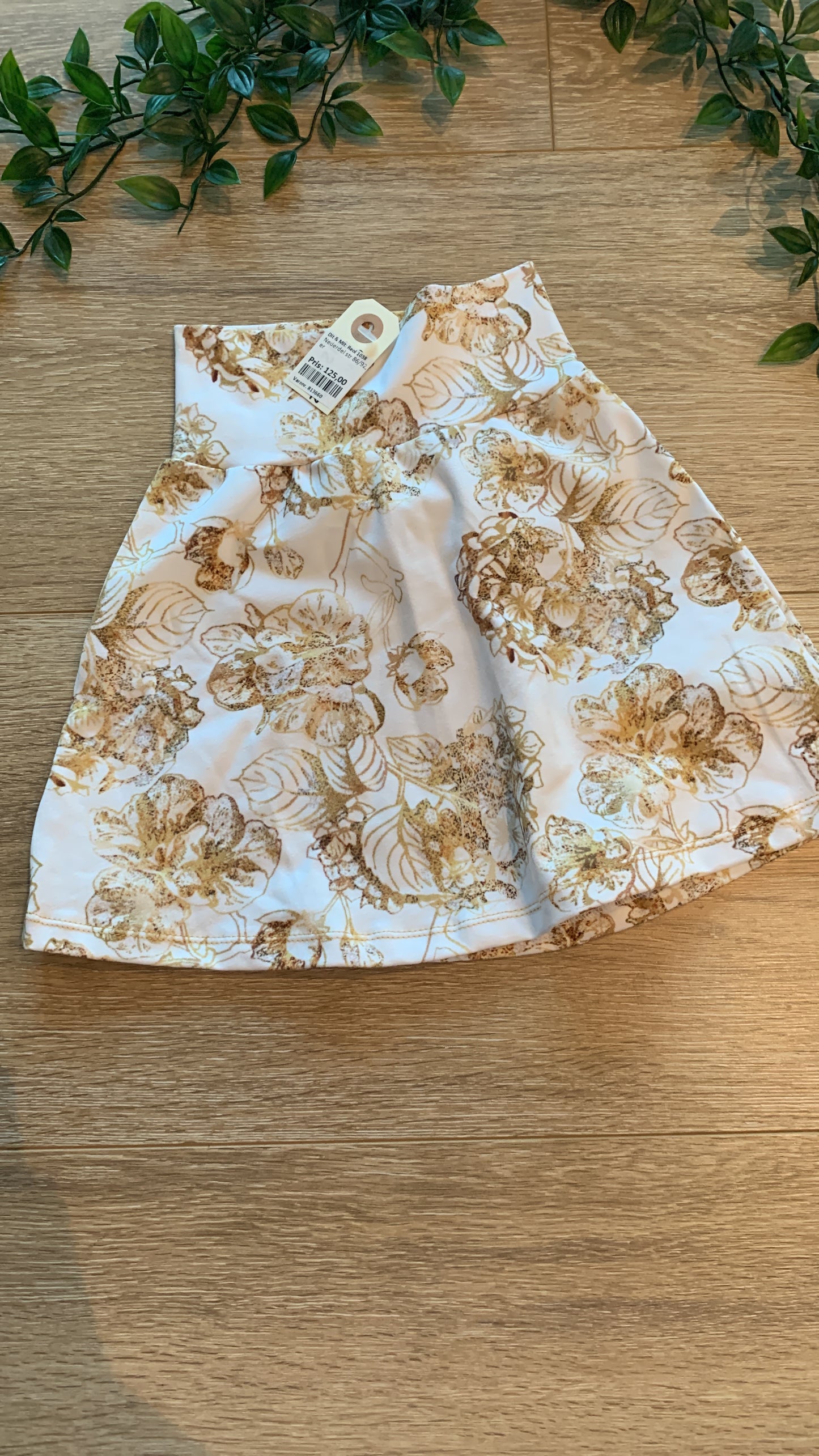 Nederdel m/ guld blomster, str 86/92 🌸