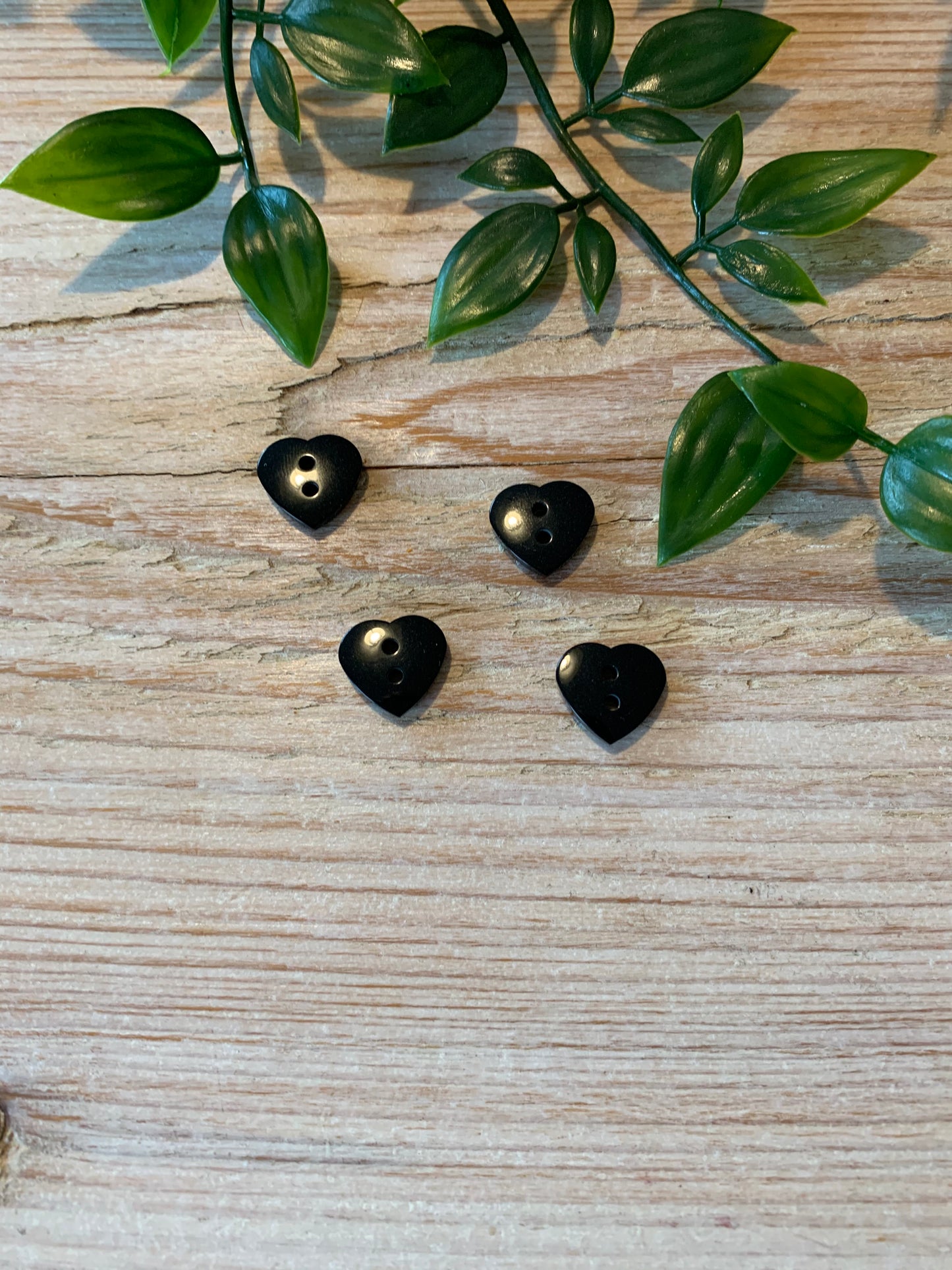 Hjerter i sort glans 15mm 🖤