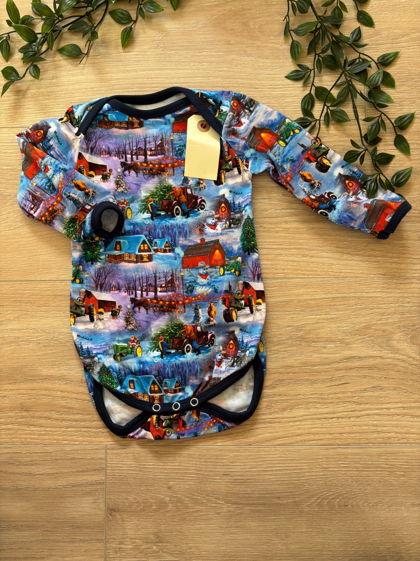 Body m/ jule landskab, str 68 🎄