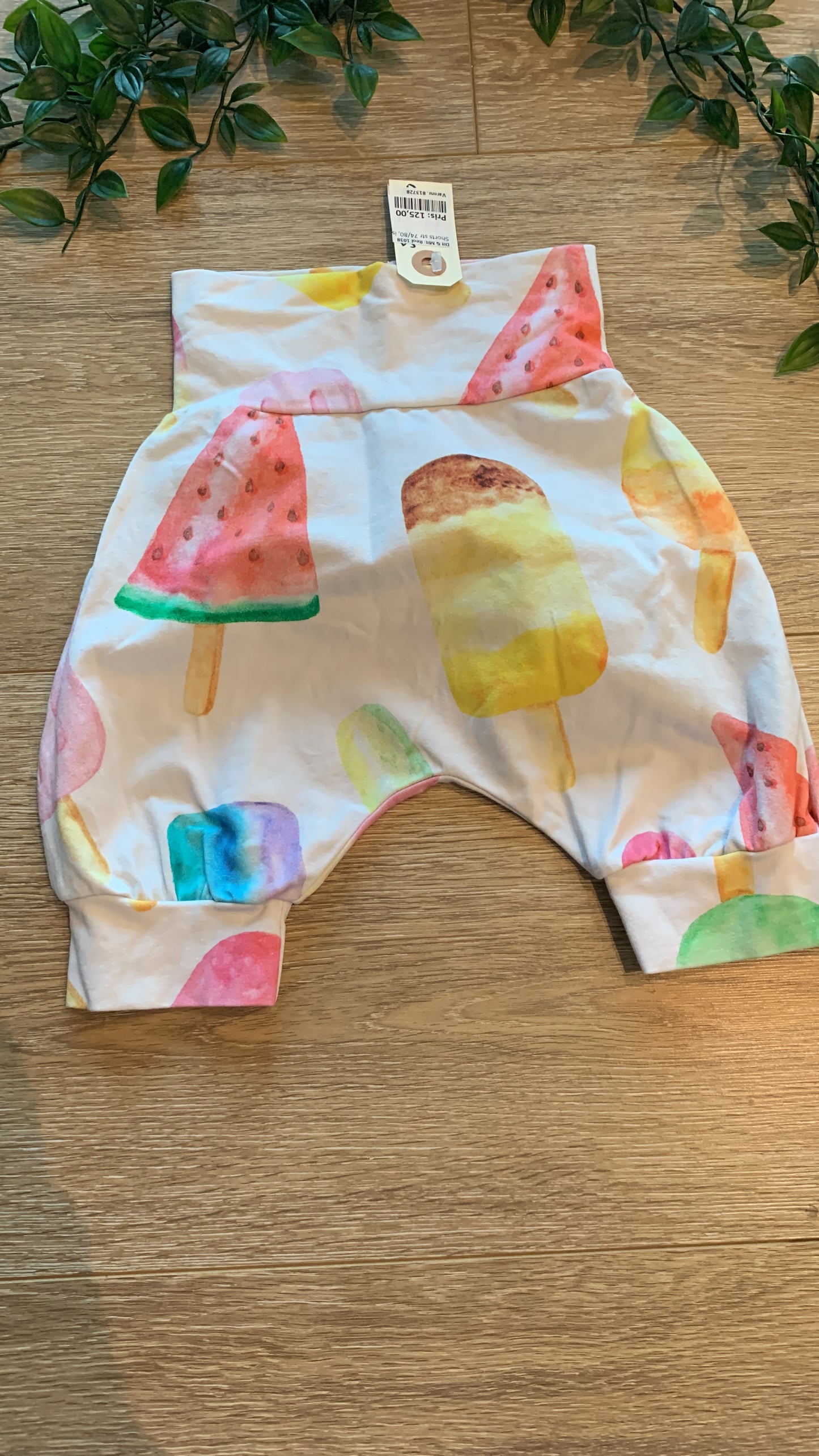 Shorts m/ is, str 74/80 🍦