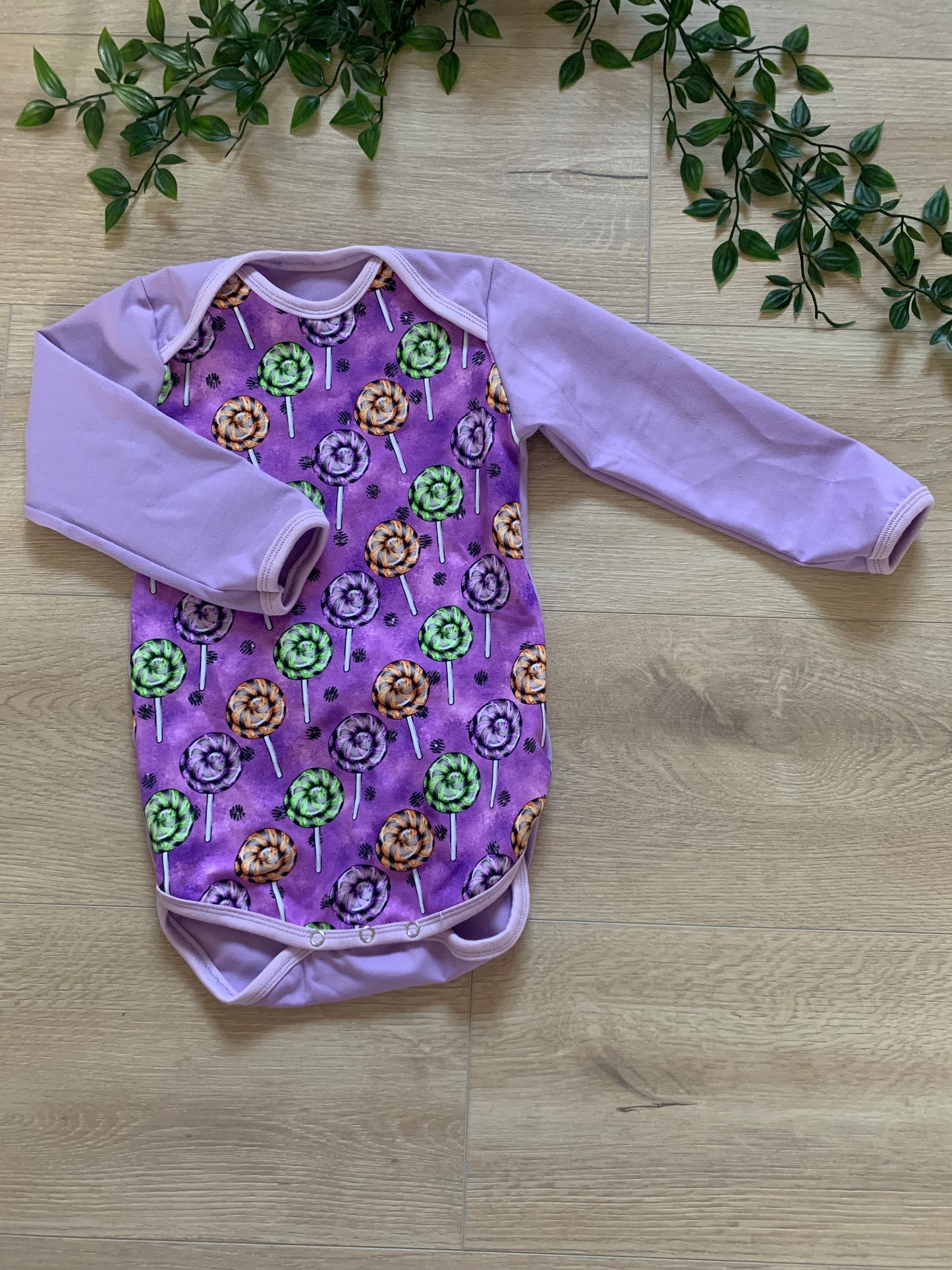 Body m/ slikkepinde, str 86 🍭