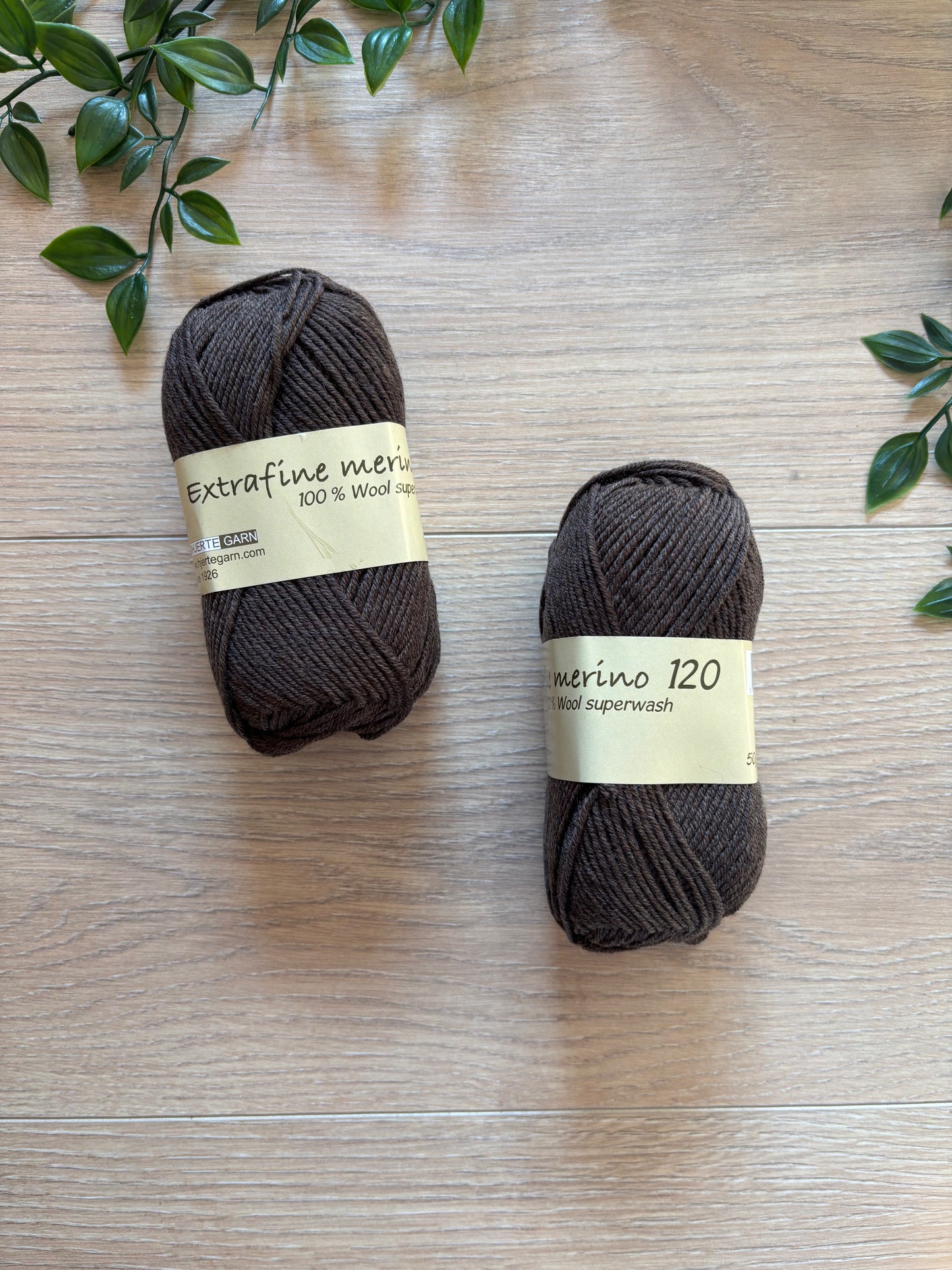 Extrafine merino uld 120 Mørke brun 🤎