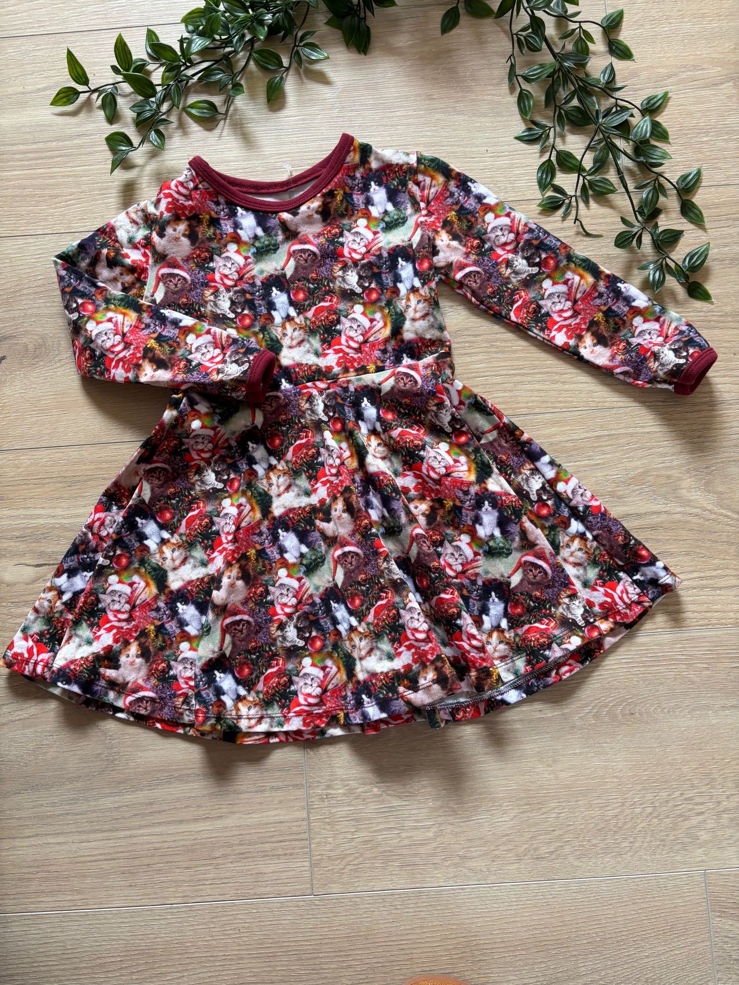 Kjole m/ jule katte, str 86 🎄