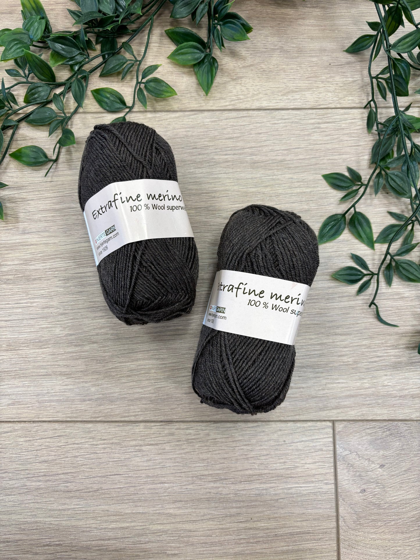 Extrafine merino uld 150, mørke brun 🧶