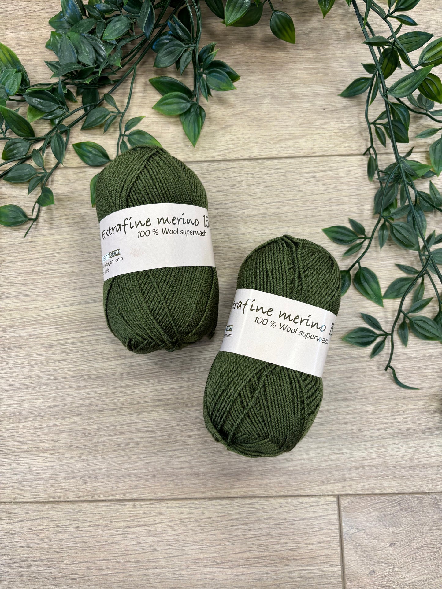 Extrafine merino uld 150, army 🧶