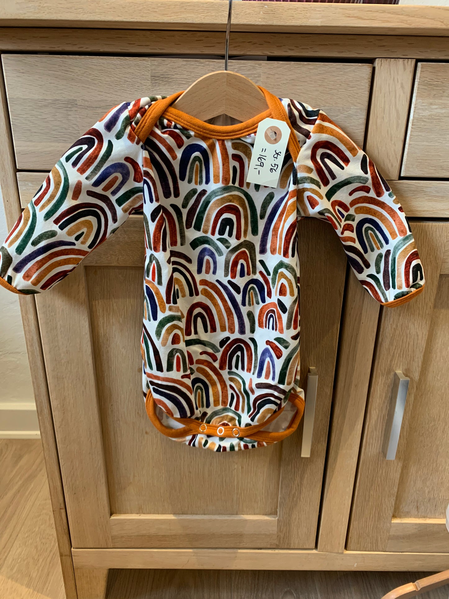 Body m/ regnbuer, str 56 🌈