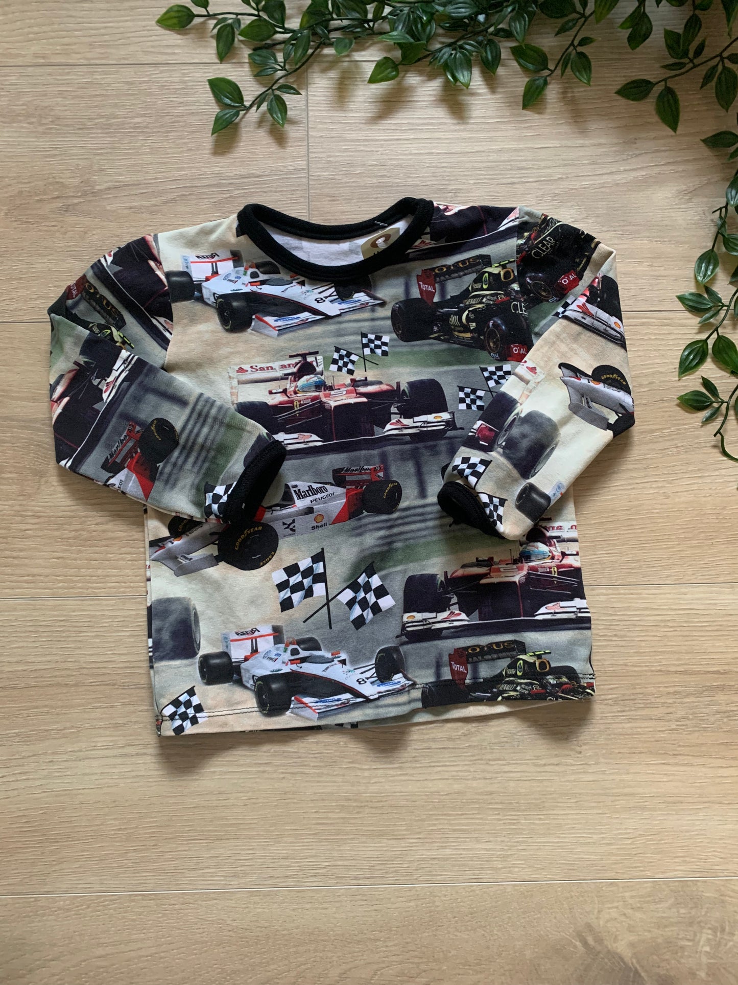 Trøje m/ racerbiler, str 80/86 🏎️