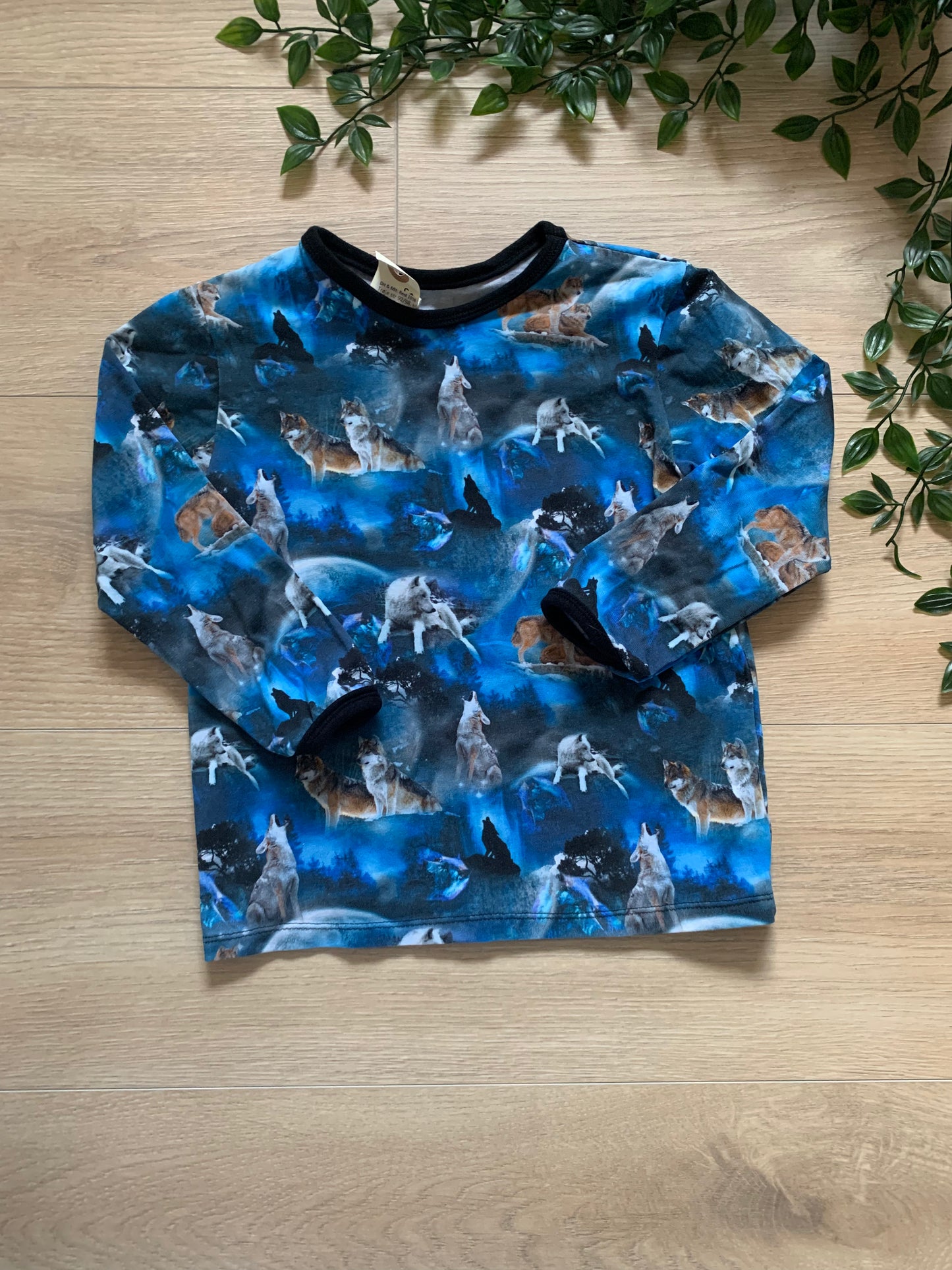 Trøje m/ ulve, str 92/98 🐺