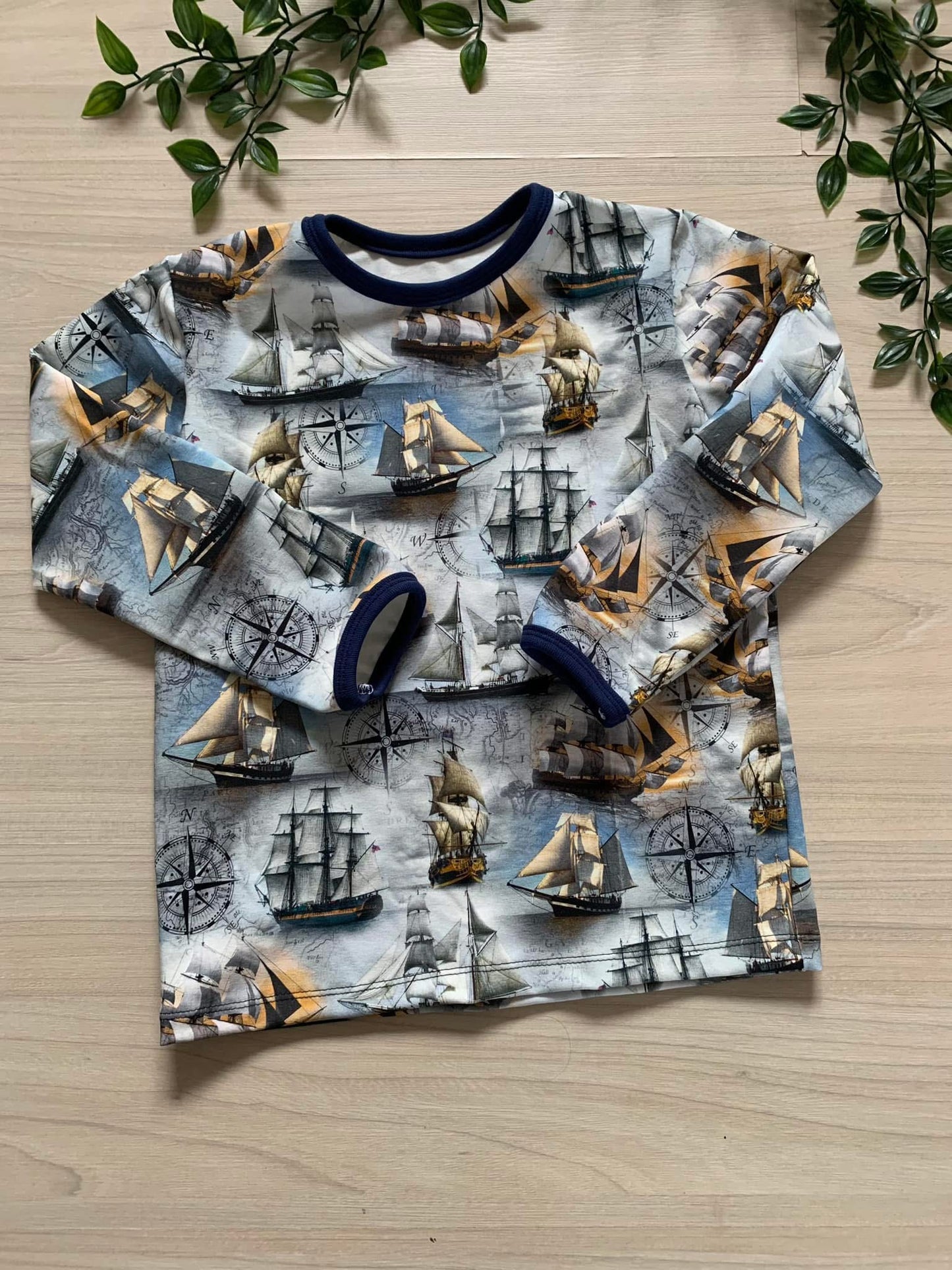 Trøje m/ sejlskibe, str 104/110 ⚓️