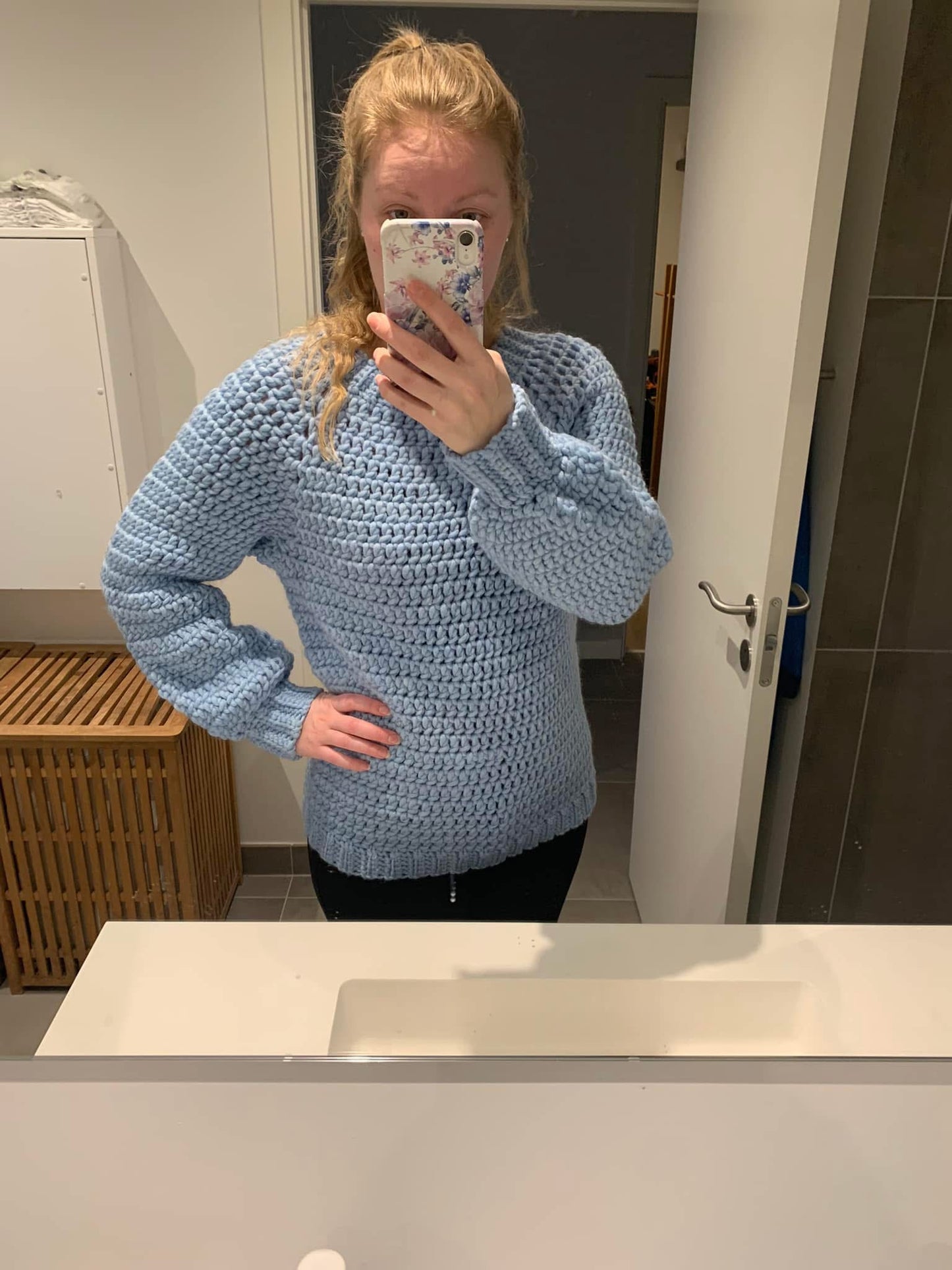 Strikketrøje i lyseblp uld, str L 💙