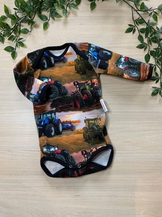 Body m/ traktor, str 56 🚜