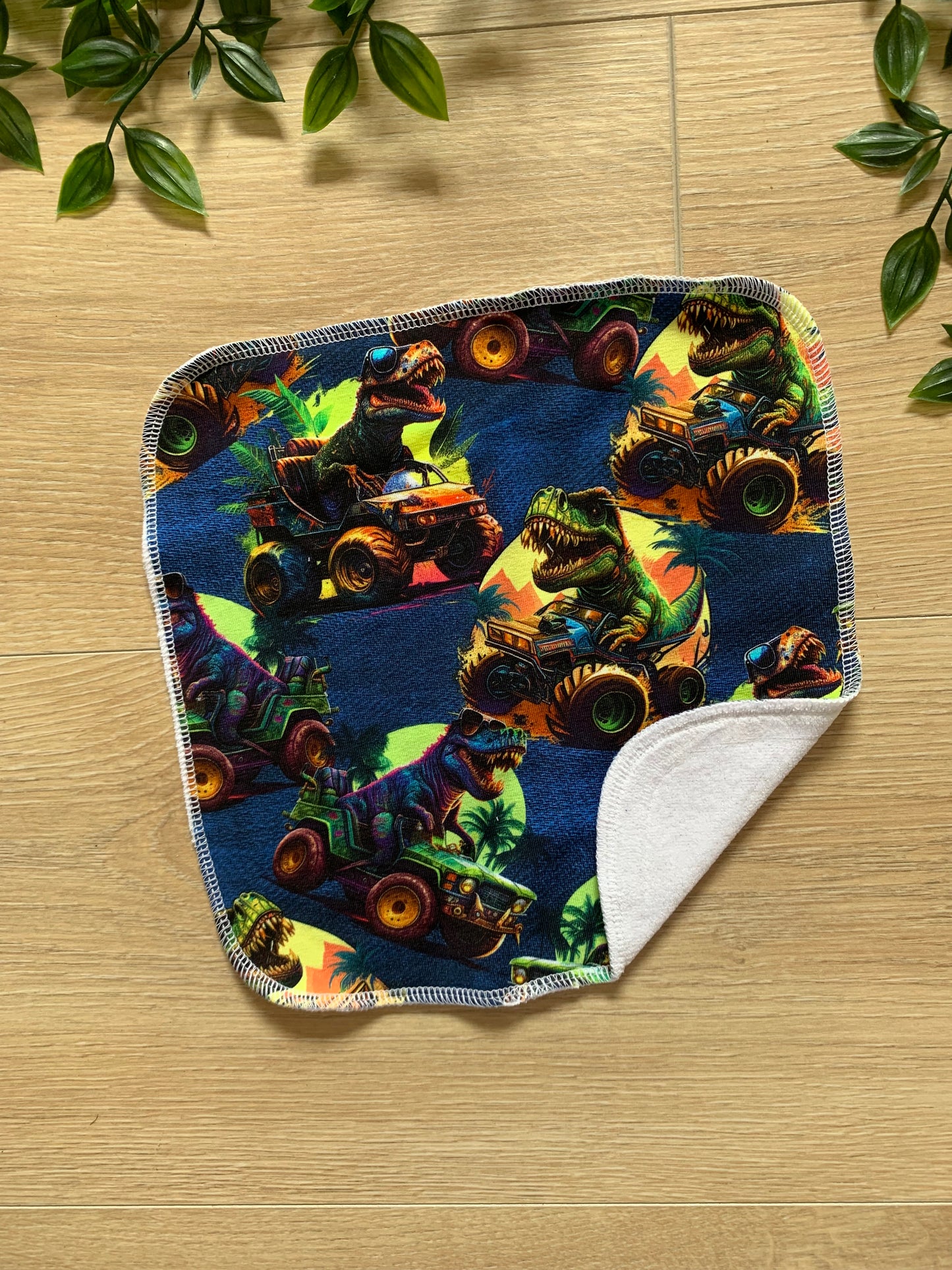 Vaskeklud m/ dinosaur på monstertruck 🦖