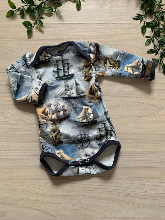 Body m/ skibe, str 56 ⚓️