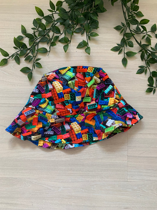 Bøllehat m/ Lego, onesize 💙