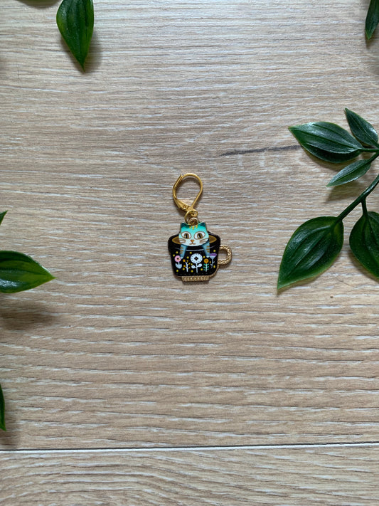 Maskemarkør, turkis kat i blomstrede kop 🍀