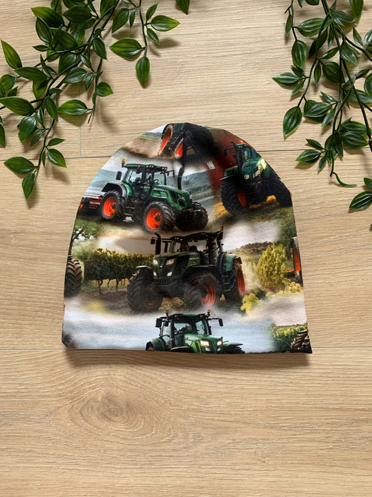 Top hue m/ grøn traktor, str 92/98/104 🚜