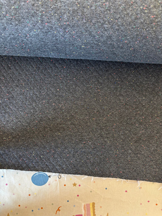 Marineblå quilt m/ små farve pletter 💙