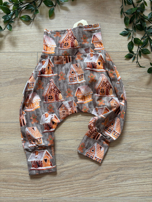 Bukser m/ småkage huse, str 50/56 🎄