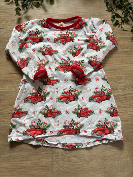 Hverdags kjole m/ julebil, str 98 🎄