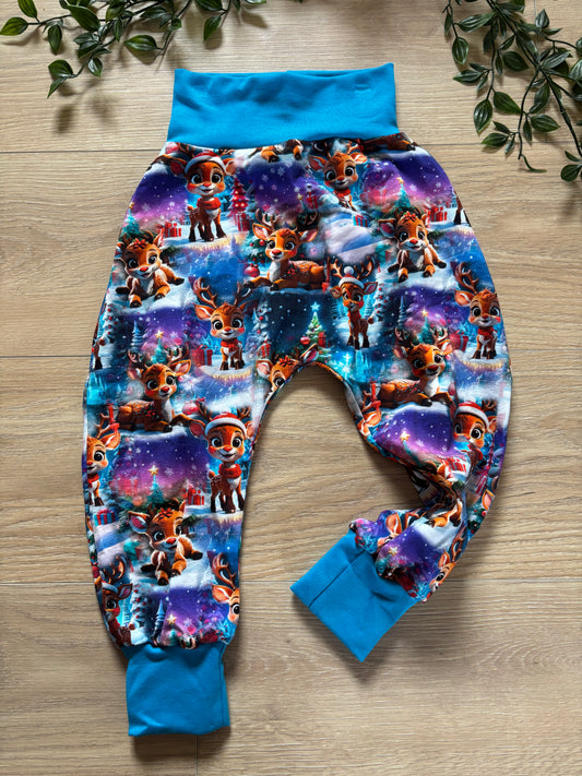 Bukser m/ jule rensdyr, str 98/104 🎄