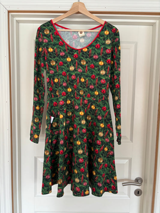 Kjole m/ jule kugler, str 42 🎄