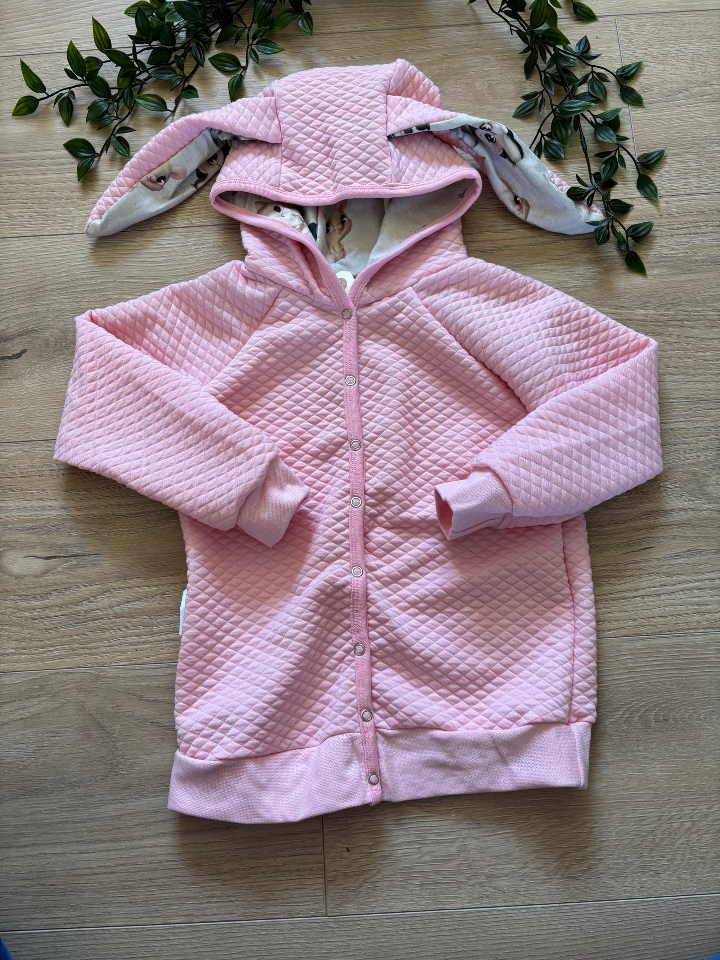 Kanin jakke m/ lyserød quilt, str 110 🌸