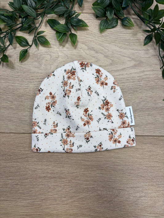 Top hue m/ brune blomster i rib, str 56/62 🍁
