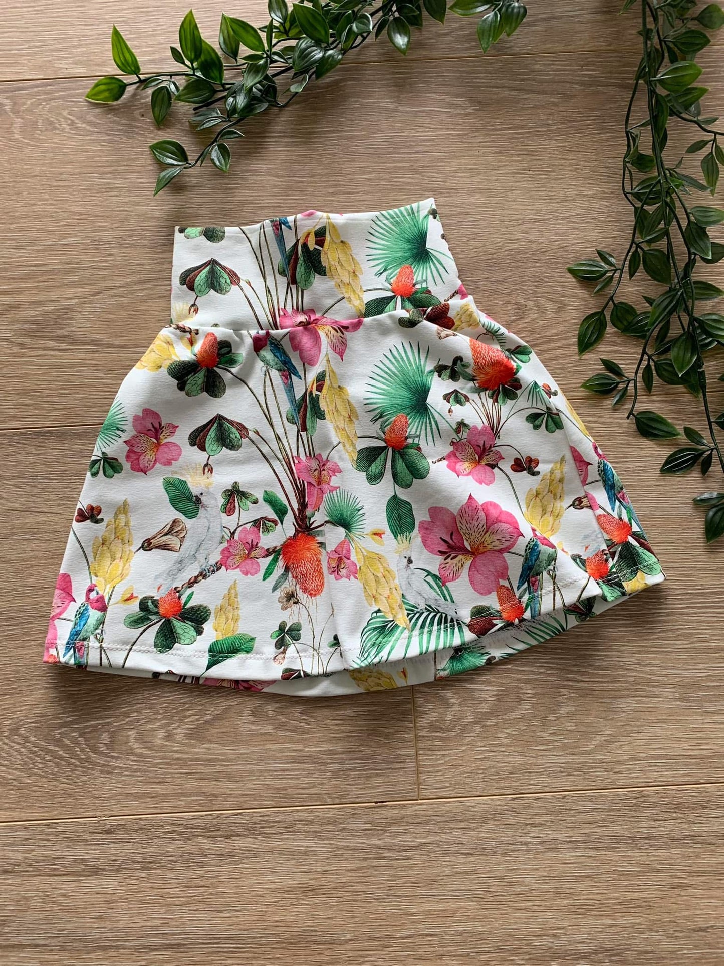 Nederdel m/ blomster, str 74/80 🌸
