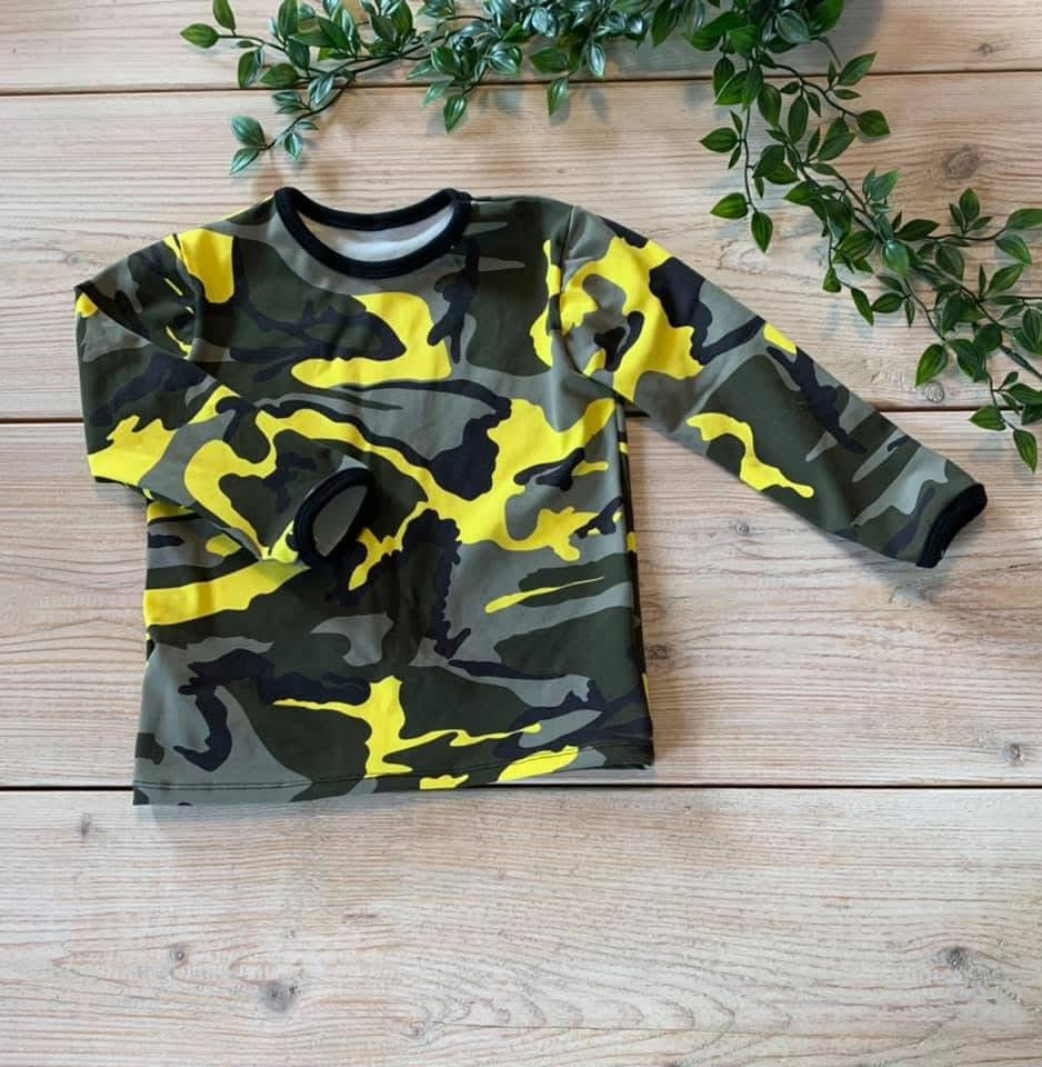Trøje m/ militær mønster, str 86/92 ✂️